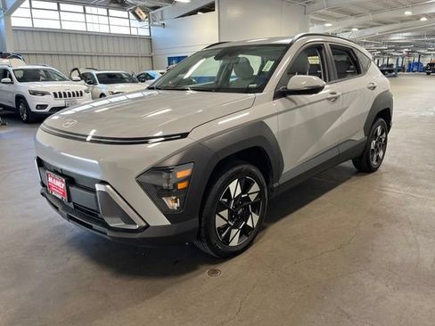Used 2024 Hyundai Kona SEL AWD/4WD image 7