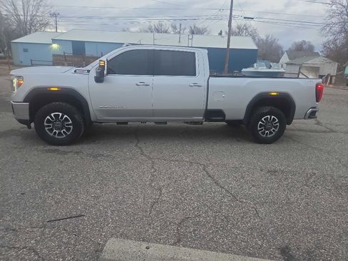 Used 2021 GMC Sierra 2500 SLT w/ SLT Convenience Package image 2