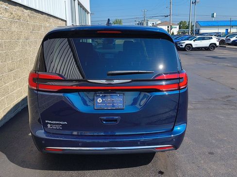 Used 2024 Chrysler Pacifica Touring-L FWD image 38