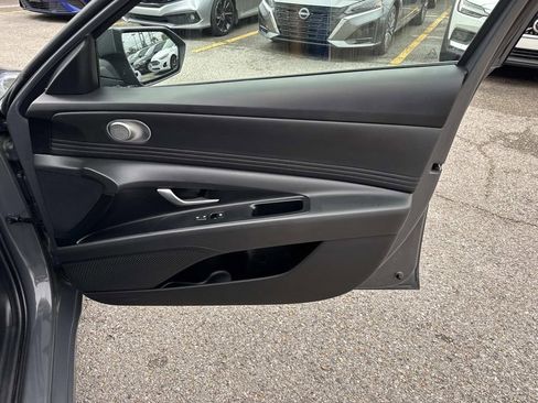 Used 2025 Hyundai Elantra SEL FWD image 14