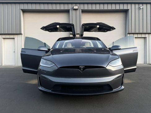 Used 2023 Tesla Model X AWD/4WD image 6