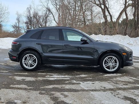 Certified 2025 Porsche Macan image 8