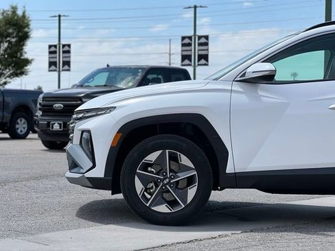 Used 2025 Hyundai Tucson SEL AWD/4WD image 4