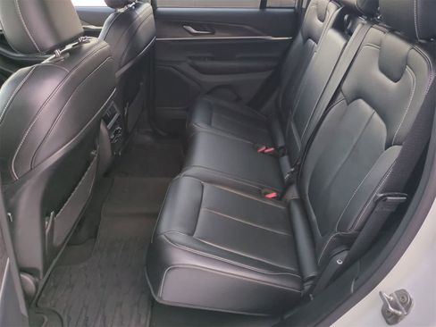 Certified 2023 Jeep Grand Cherokee Limited image 19