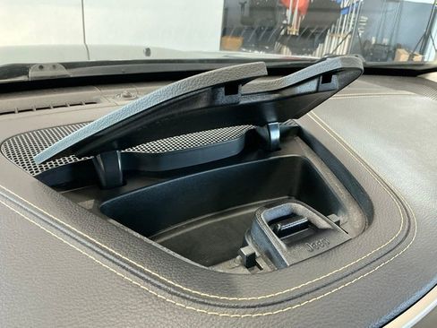 Used 2016 Jeep Cherokee Latitude w/ Comfort/Convenience Group FWD image 41