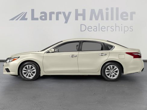 Used 2018 Nissan Altima 2.5 SR w/ SR Special Edition image 3
