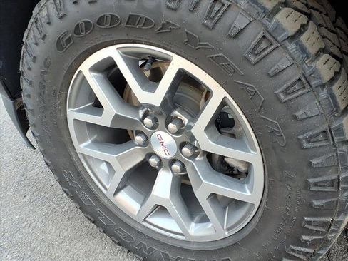 Certified 2022 GMC Canyon AT4 w/ Trailering Package image 7