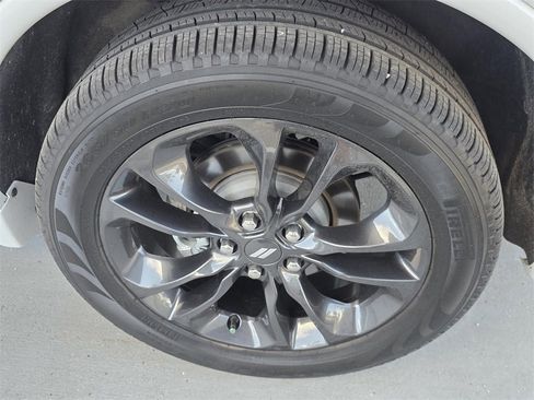 Used 2022 Dodge Durango GT image 39