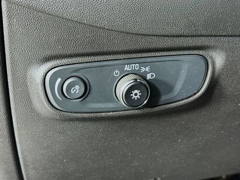 Used 2024 Chevrolet Equinox LS w/ LS Convenience Package FWD image 10