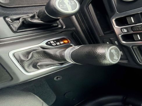 Used 2020 Jeep Wrangler Unlimited Sport S image 31