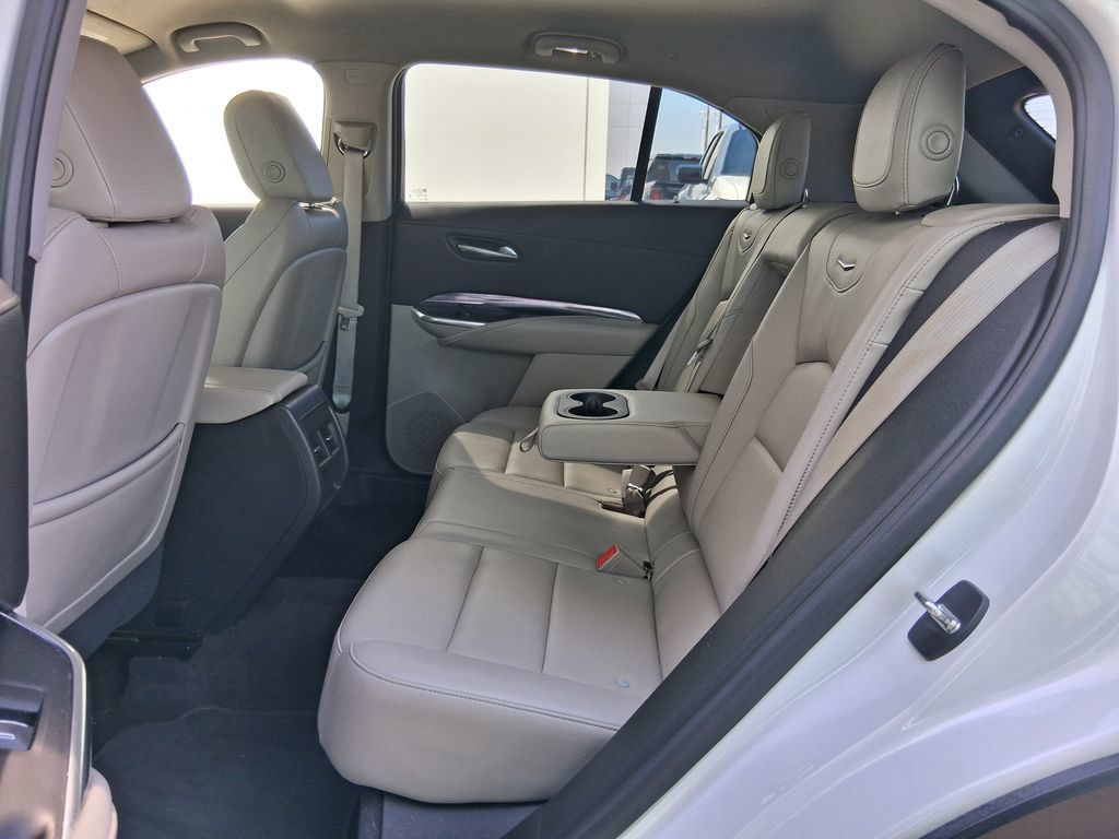 Used 2023 Cadillac XT4 Luxury FWD image 21