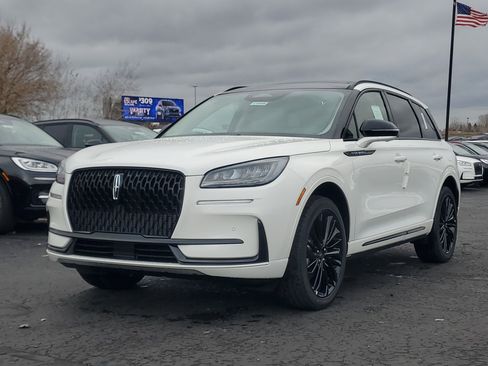 New 2026 Lincoln Corsair Premiere image 2