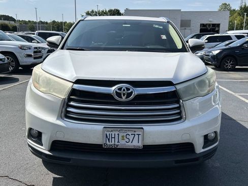 Used 2016 Toyota Highlander XLE AWD/4WD image 2
