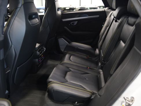 Used 2019 Lamborghini Urus AWD/4WD image 39