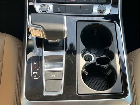 Used 2022 Audi Q7 3.0T Premium Plus image 16