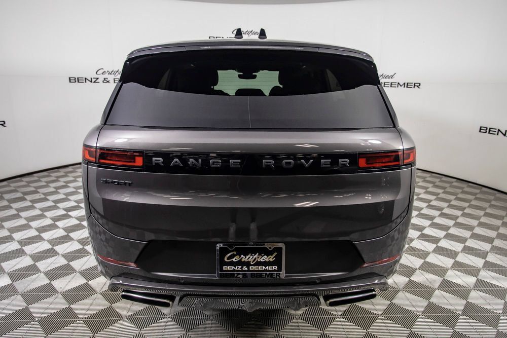 Used 2024 Land Rover Range Rover Sport Dynamic SE AWD/4WD image 7