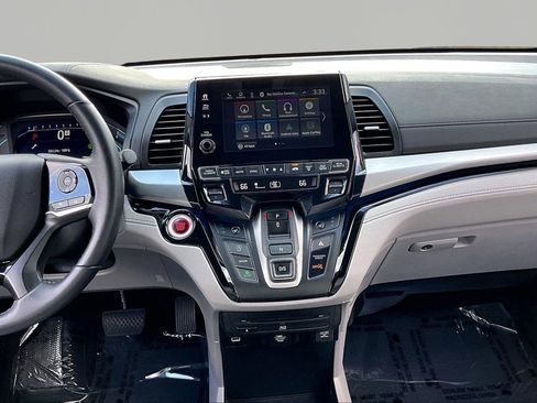 Used 2023 Honda Odyssey Touring image 10