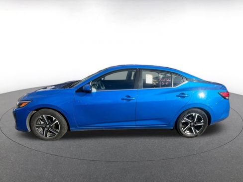 Used 2025 Nissan Sentra SV image 4