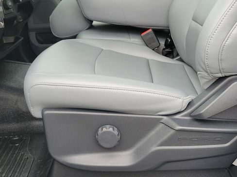 New 2025 Ford F550 4x4 Regular Cab Super Duty image 15