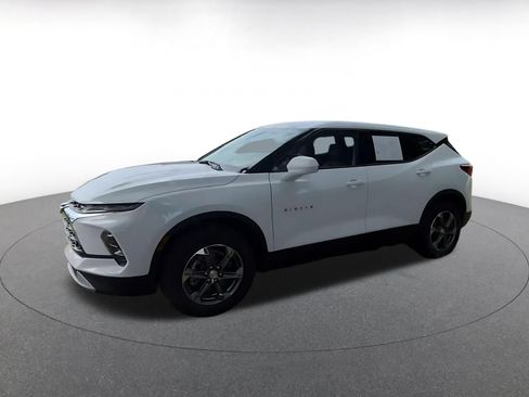 Used 2026 Chevrolet Blazer LT FWD image 6