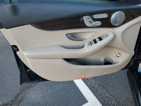 Used 2021 Mercedes-Benz C 300 Sedan w/ Premium Package image 7