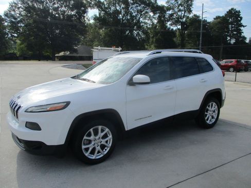 Used 2014 Jeep Cherokee Latitude w/ Comfort/Convenience Group FWD image 21