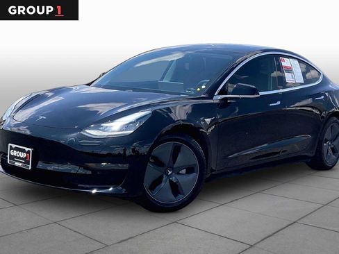 Used 2020 Tesla Model 3 Standard Range RWD image 1