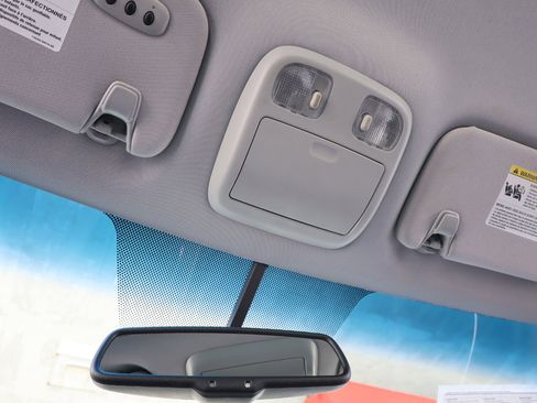 Used 2011 Lincoln MKZ image 40