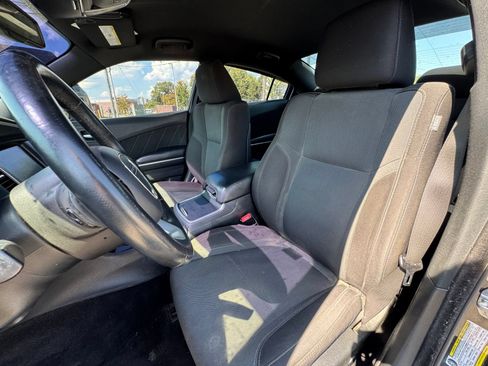 Used 2015 Dodge Charger SXT RWD image 11