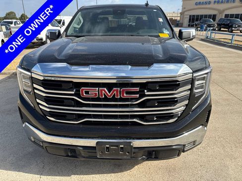 Used 2025 GMC Sierra 1500 SLT RWD image 2