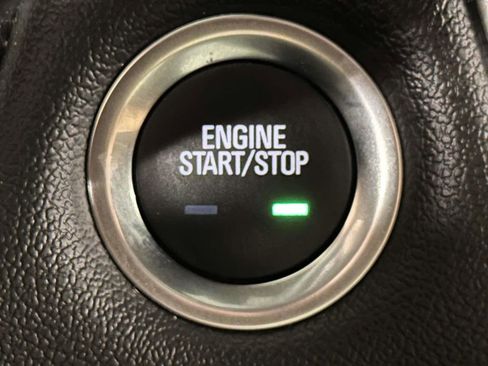 Used 2023 Chevrolet Traverse LT AWD/4WD image 28