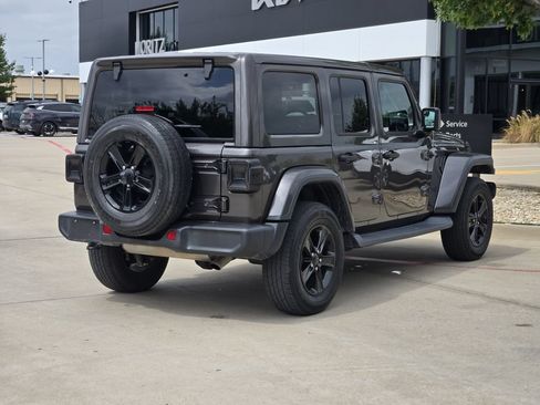 Used 2019 Jeep Wrangler Unlimited Sahara AWD/4WD image 4