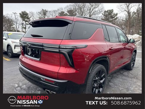 Used 2024 Chevrolet Traverse RS image 7