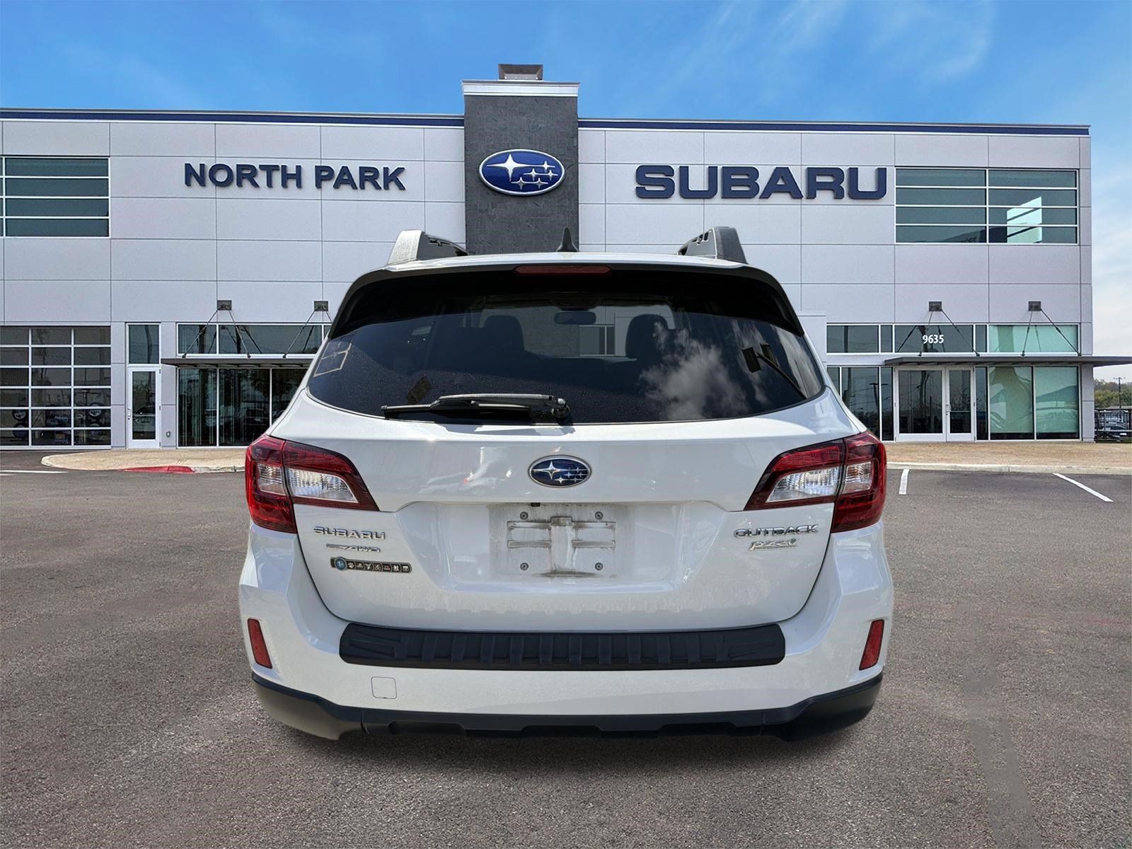Used 2017 Subaru Outback 2.5i Limited AWD/4WD image 4