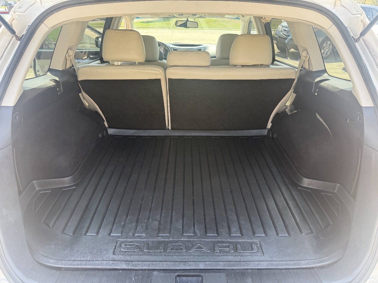 Used 2010 Subaru Outback 2.5i Premium w/ Popular Equipment Group 1A AWD/4WD image 24