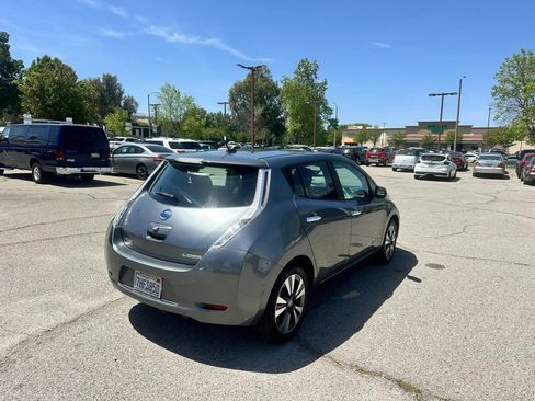 Used 2015 Nissan Leaf SV w/ LED & Quick Charge Package image 5
