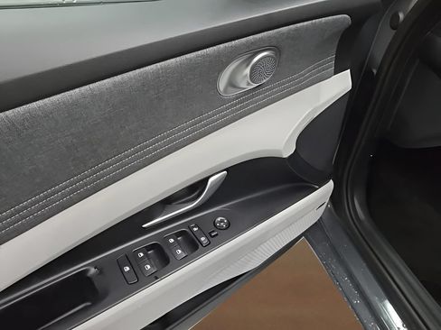 New 2026 Hyundai Elantra Limited FWD image 10