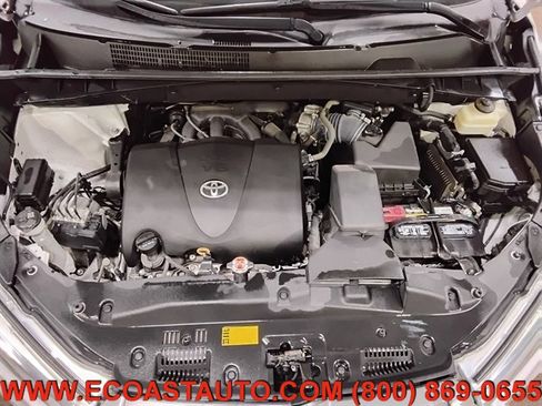 Used 2018 Toyota Highlander XLE AWD/4WD image 9