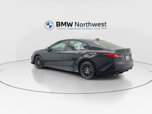 Used 2025 Toyota Camry SE AWD/4WD image 12