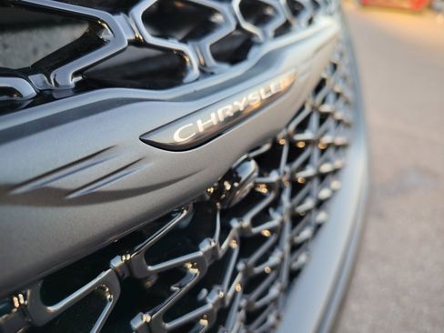 New 2026 Chrysler Pacifica Limited w/ S Appearance Package image 2