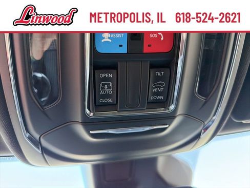 Used 2024 Jeep Grand Cherokee Altitude AWD/4WD image 33