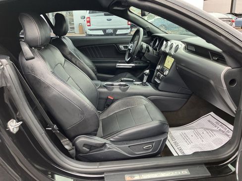 Used 2018 Ford Mustang Premium image 35