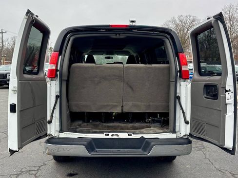 Used 2017 Chevrolet Express 3500 LT w/ LT Preferred Equipment Group image 9