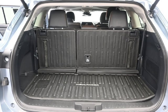 Used 2024 Toyota Highlander XLE AWD/4WD image 20