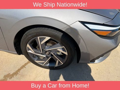 Used 2025 Hyundai Elantra Sport FWD image 22