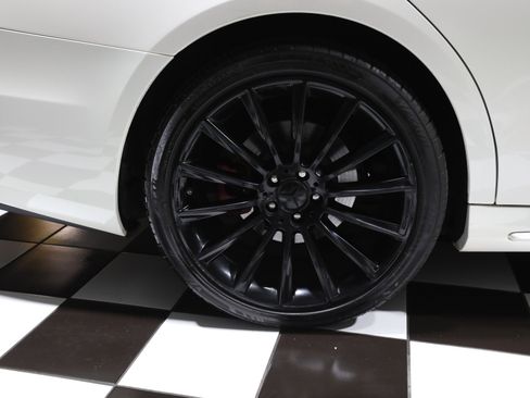 Used 2019 Mercedes-Benz S 560 4MATIC Sedan image 33