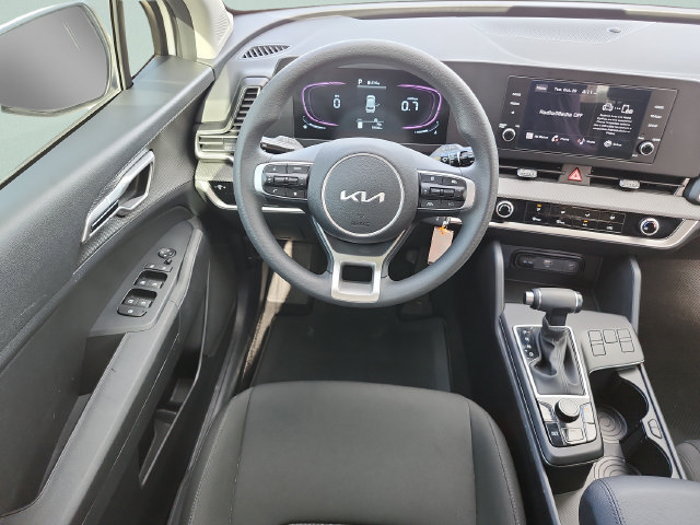 Used 2025 Kia Sportage LX FWD image 18