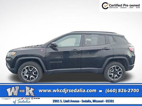 Used 2024 Jeep Compass Trailhawk w/ Trailhawk Elite Group AWD/4WD image 8