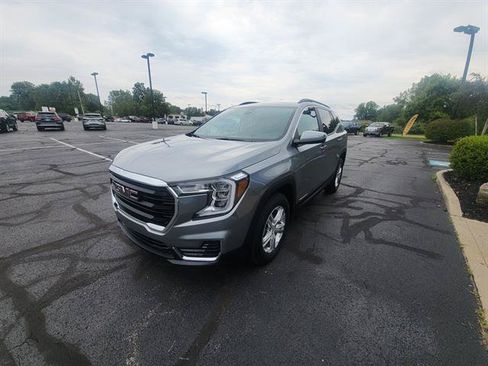 Used 2024 GMC Terrain SLE w/ Driver Convenience Package AWD/4WD image 8