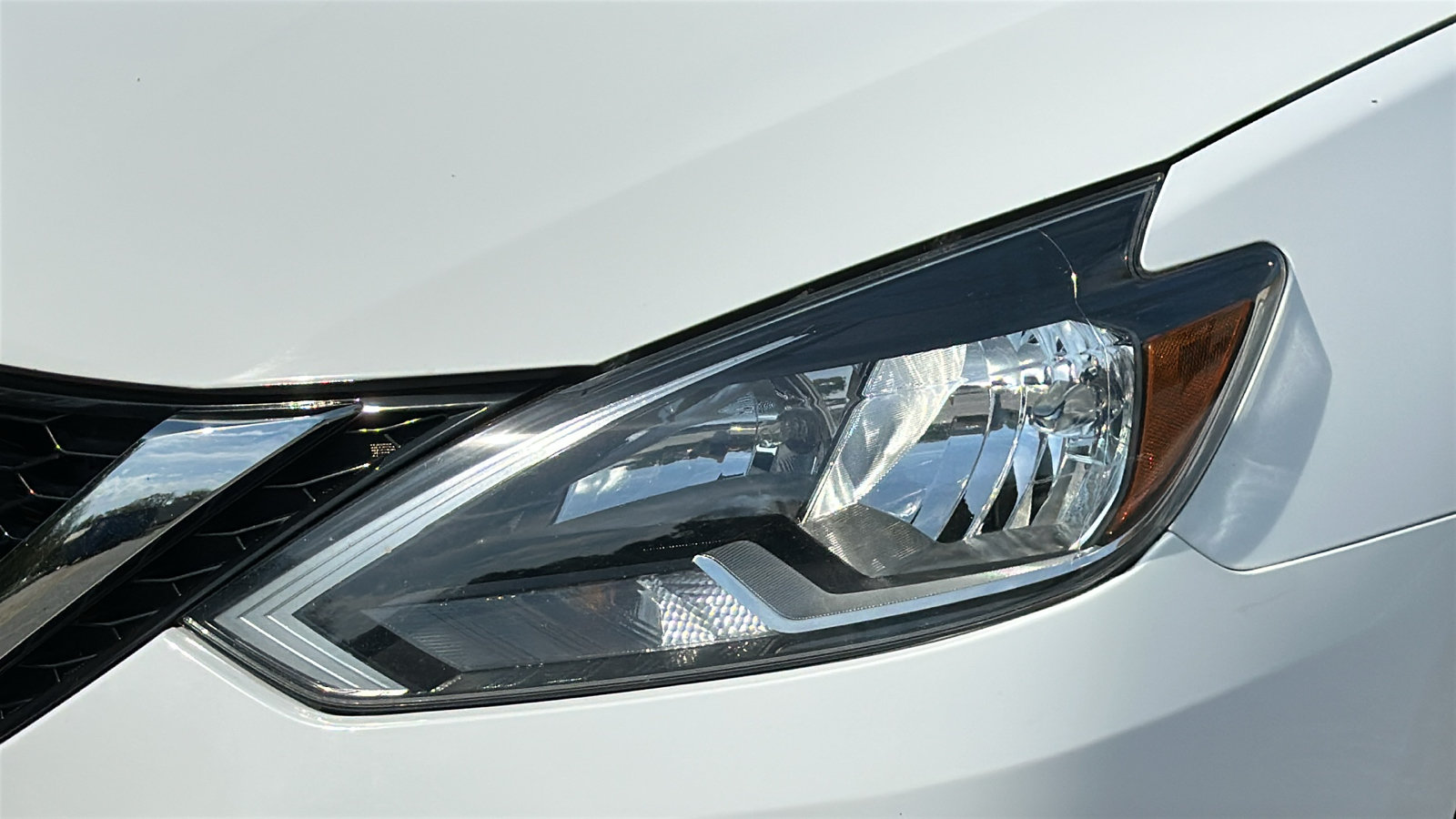 Used 2018 Nissan Sentra S FWD image 4